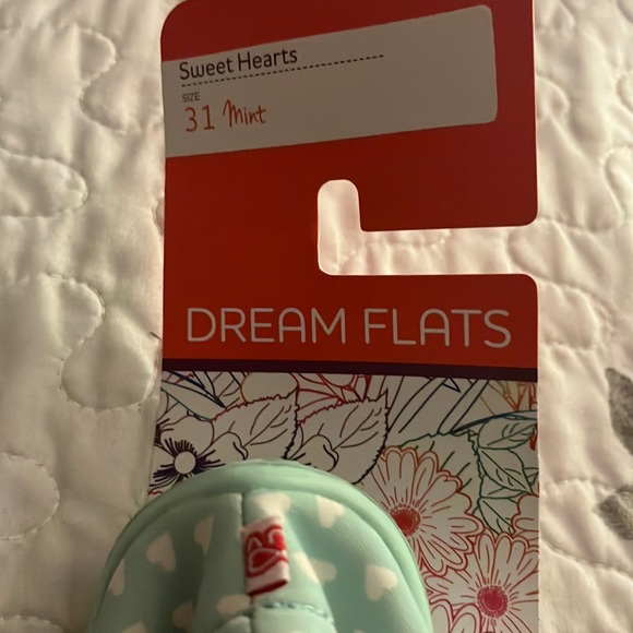 1/$10 or 2/$15 LUV DREAM FLATS Sweet Hearts Mint Euro size 31 (13-13.5) - Picture 4 of 5